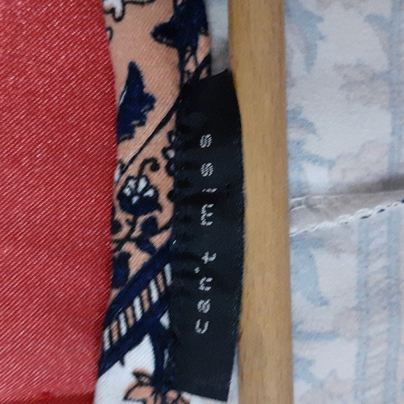 "Cant miss" sleeveless summer patterned dress. - Picture 3 of 4